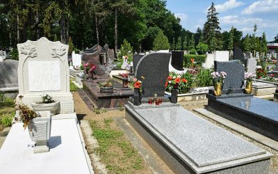Renowacja pomników jako element opieki nad grobami